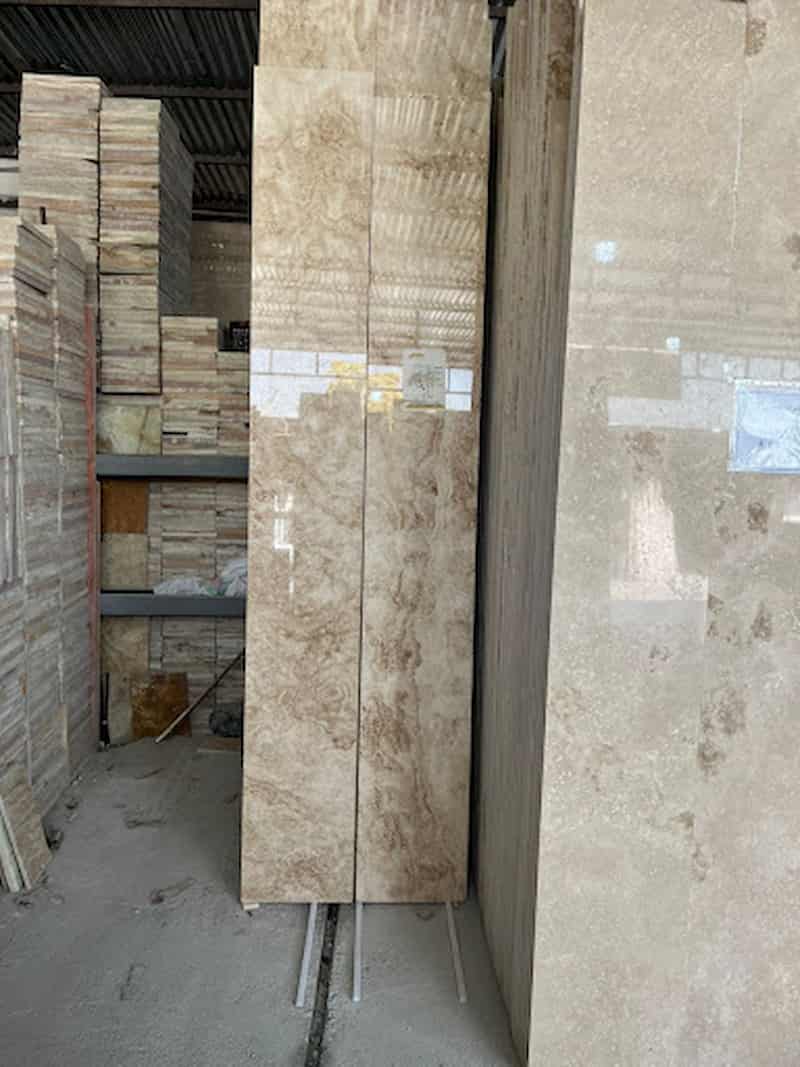 سنگ تراورتن حاجی آباد موج دار با طرحی طبیعی و خاص